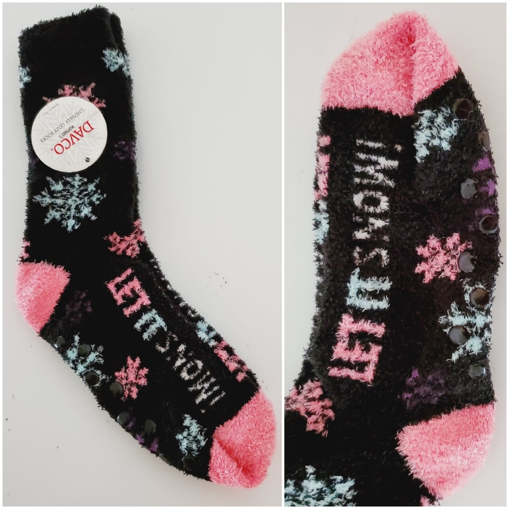 Davco Black Let it Snow Snowflake Socks Chenille